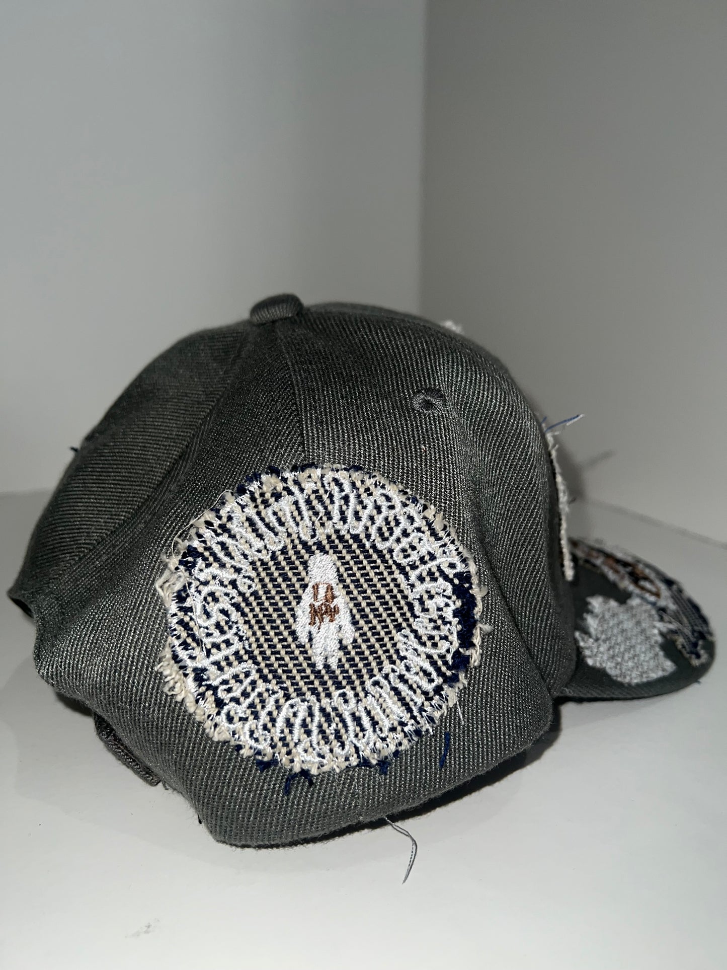 1/1 Grey fabric camo brim