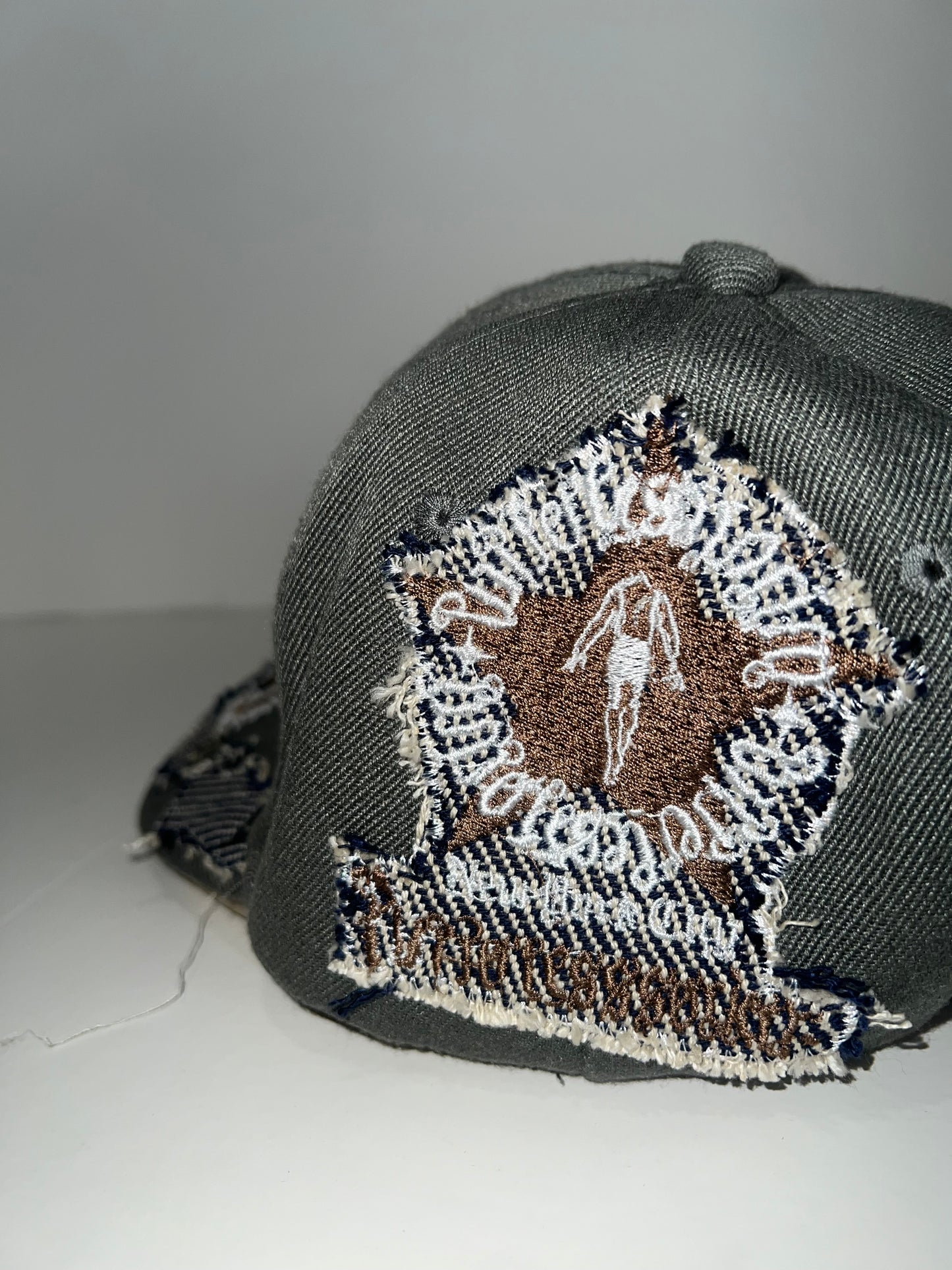 1/1 Grey fabric camo brim