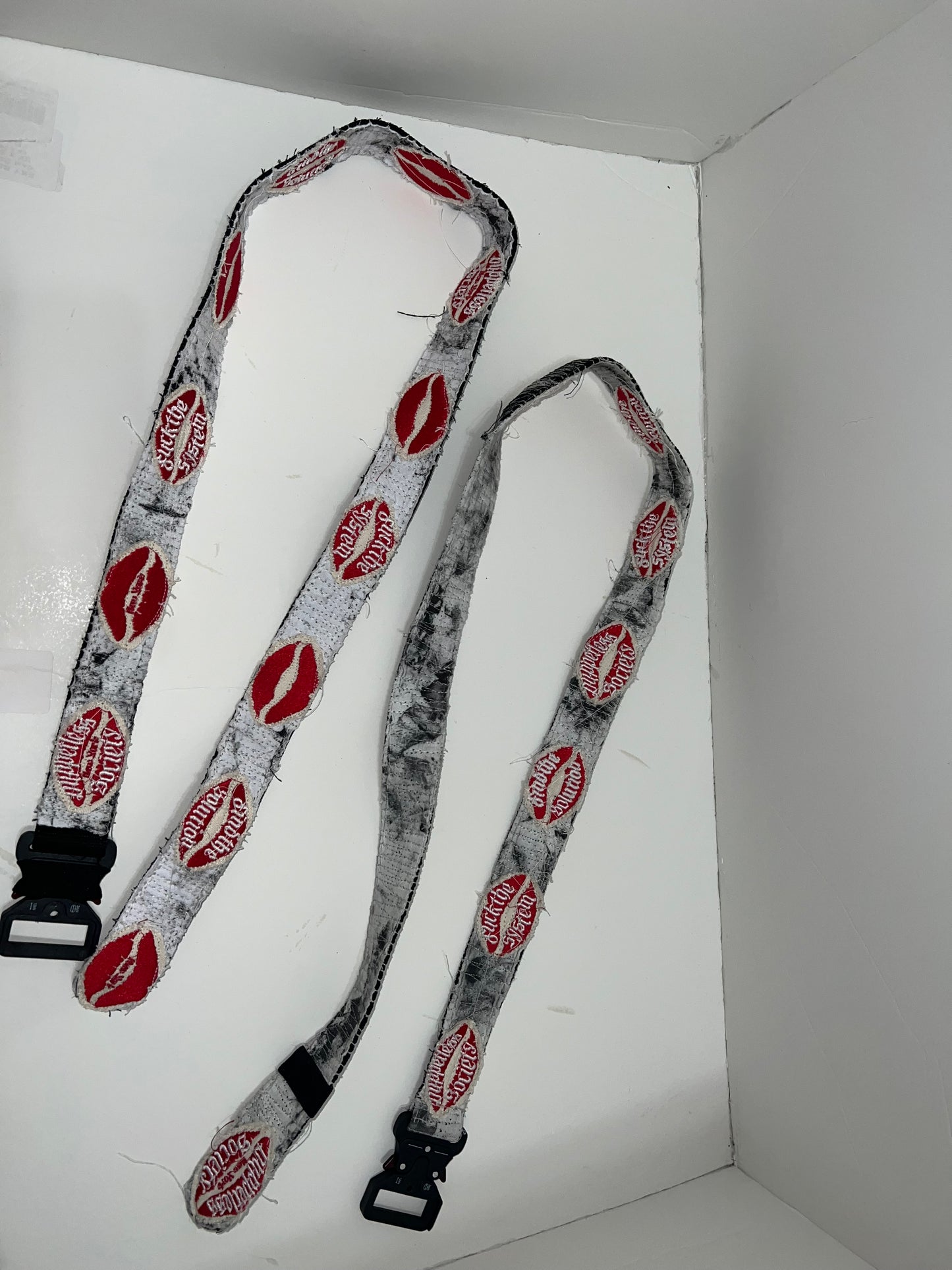 SS26 kiss belts